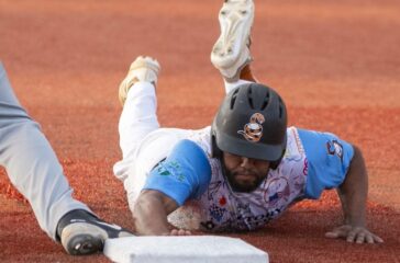 Trevor Marsh in CPL diving at first base2021