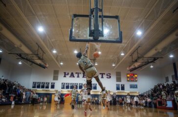 ER basketball Davonte Brooks dunk v PG Feb2023