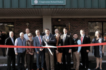 129399891_web1_RepHudsonRibbonCutting_cmyk