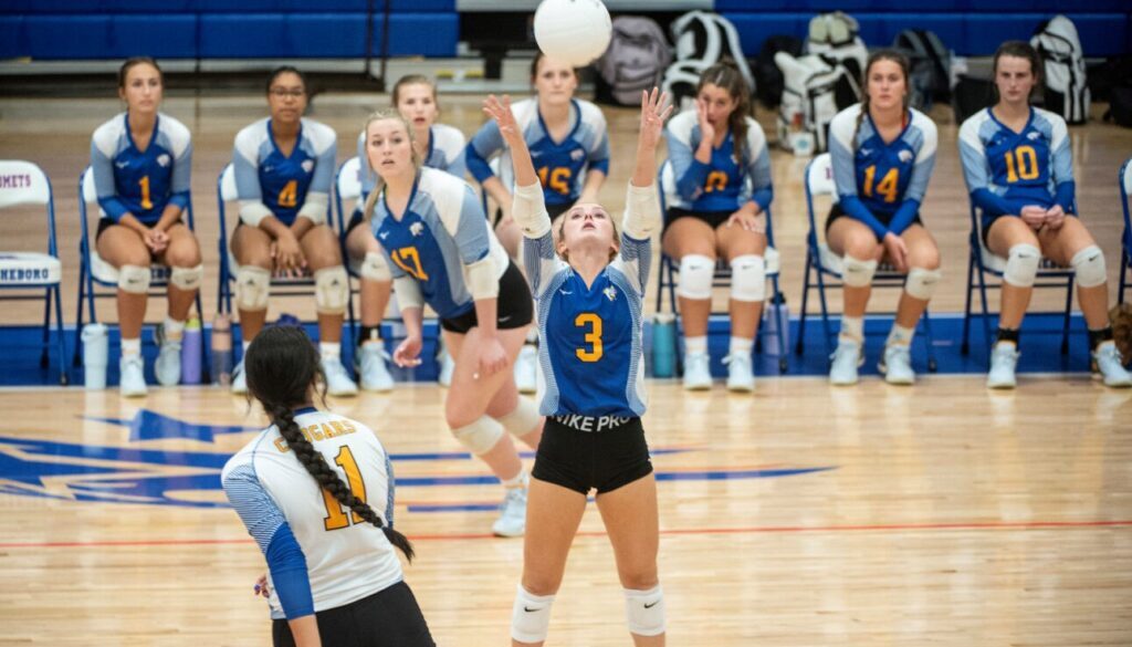 SWR volleyball Molly Smith sets at Asheboro 2023