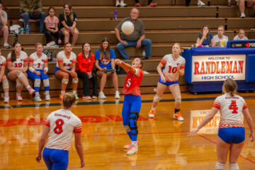 Prep volleyball: Randleman maintains efficient clip with more sweeps