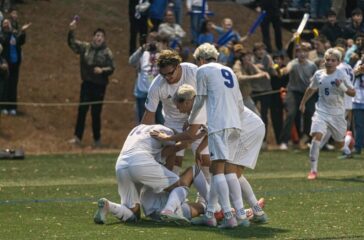 SWR soccer players react to goal in state final2025